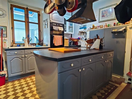 Maison en pierres avec gîte et dépendances