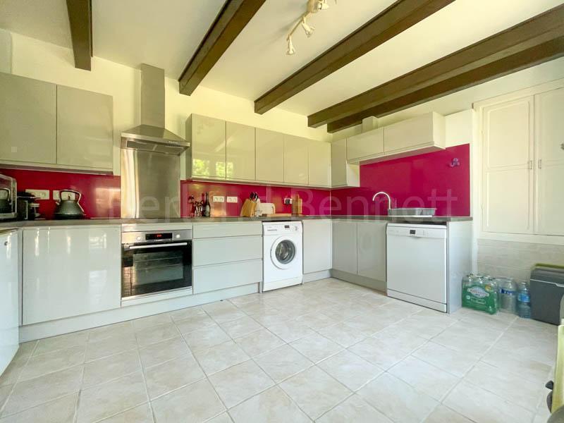 Detached character property - fully renovated