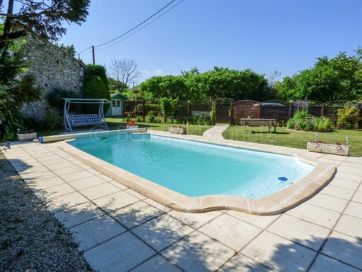 Super stone property, heated swimming pool + pretty garden