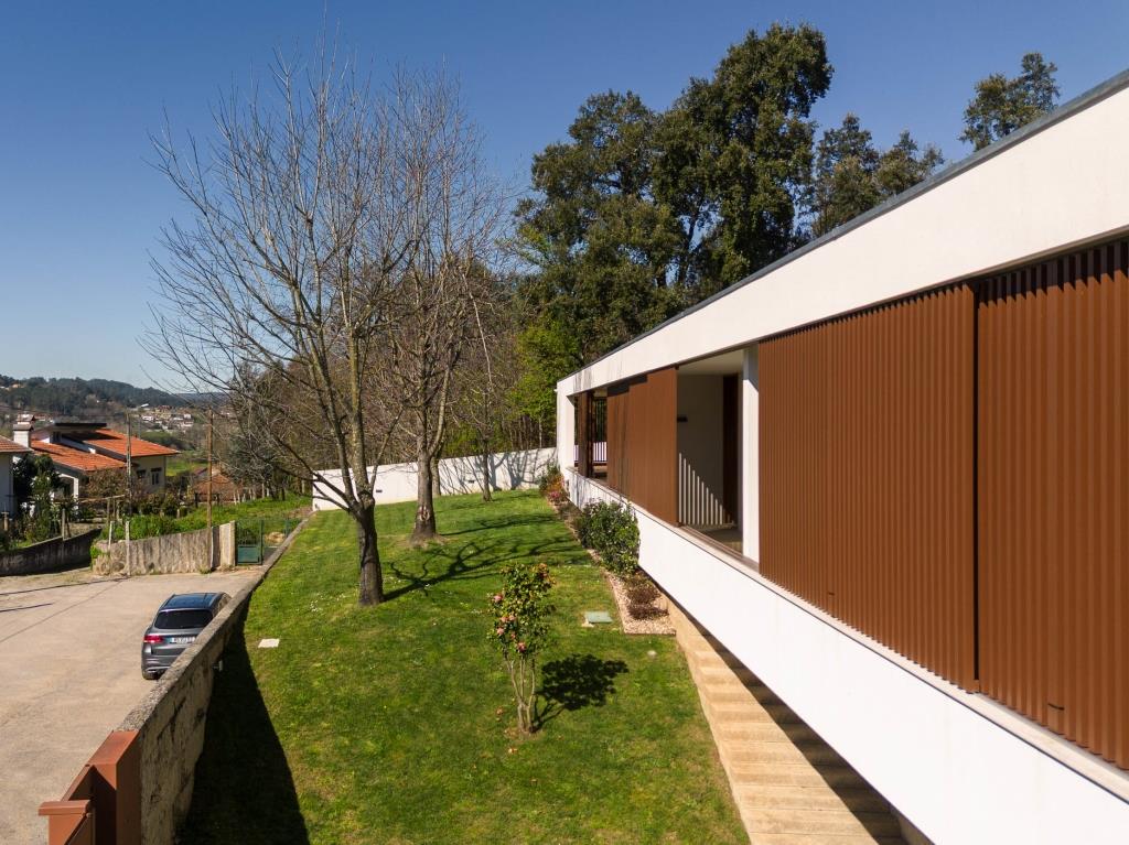 4+1 Bedroom Villa for Sale in the Centre of Arouca – An Excellent Opportunity!