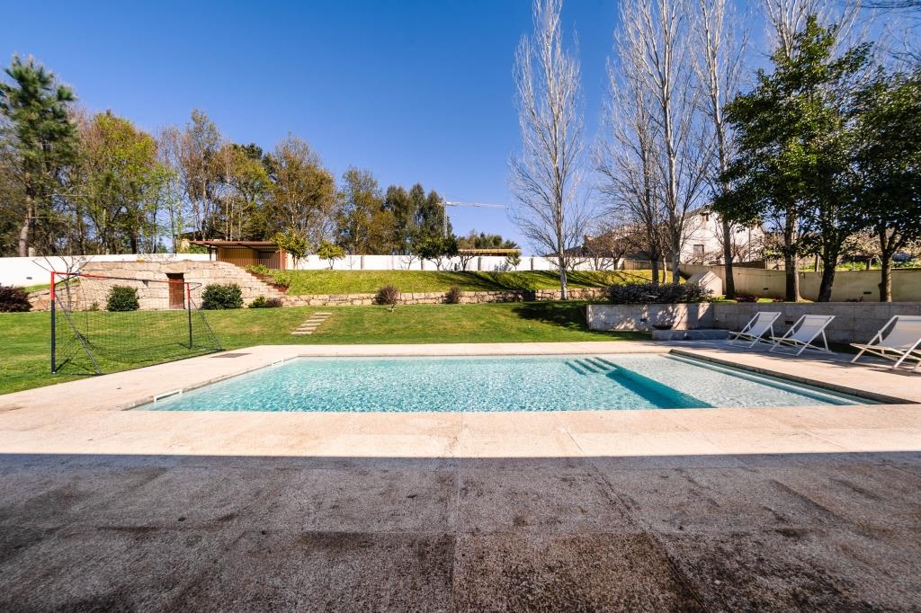 4+1 Bedroom Villa for Sale in the Centre of Arouca – An Excellent Opportunity!