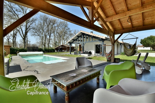 Magnificent single-storey house of 175 m² on approximately 3000 m² of flat and fenced land.