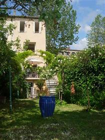 Charming town house on four floors with stunning views over the Grand Bassin and Pyrenees