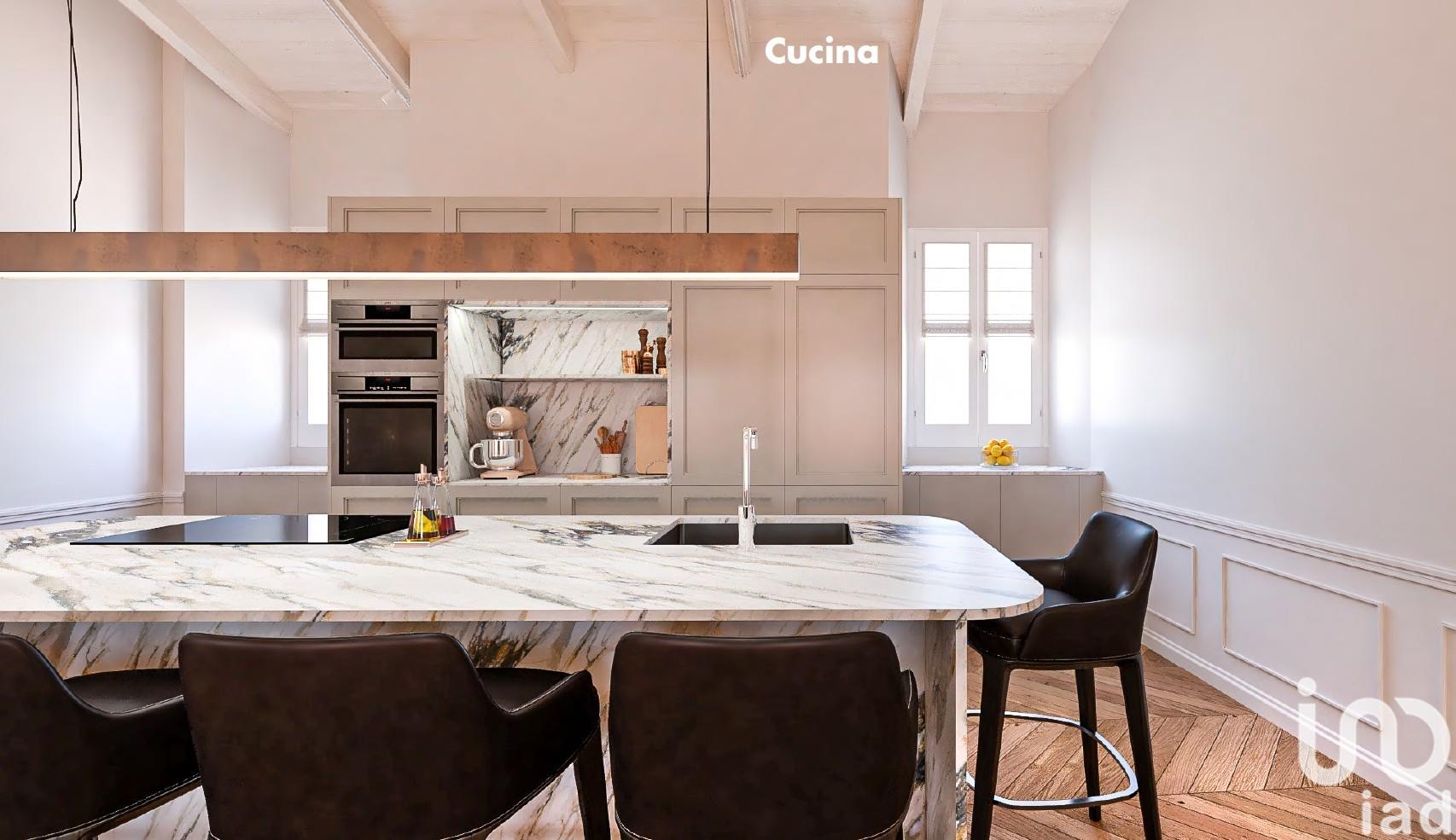 Sale Apartment 257 m² - 4 bedrooms - Verona