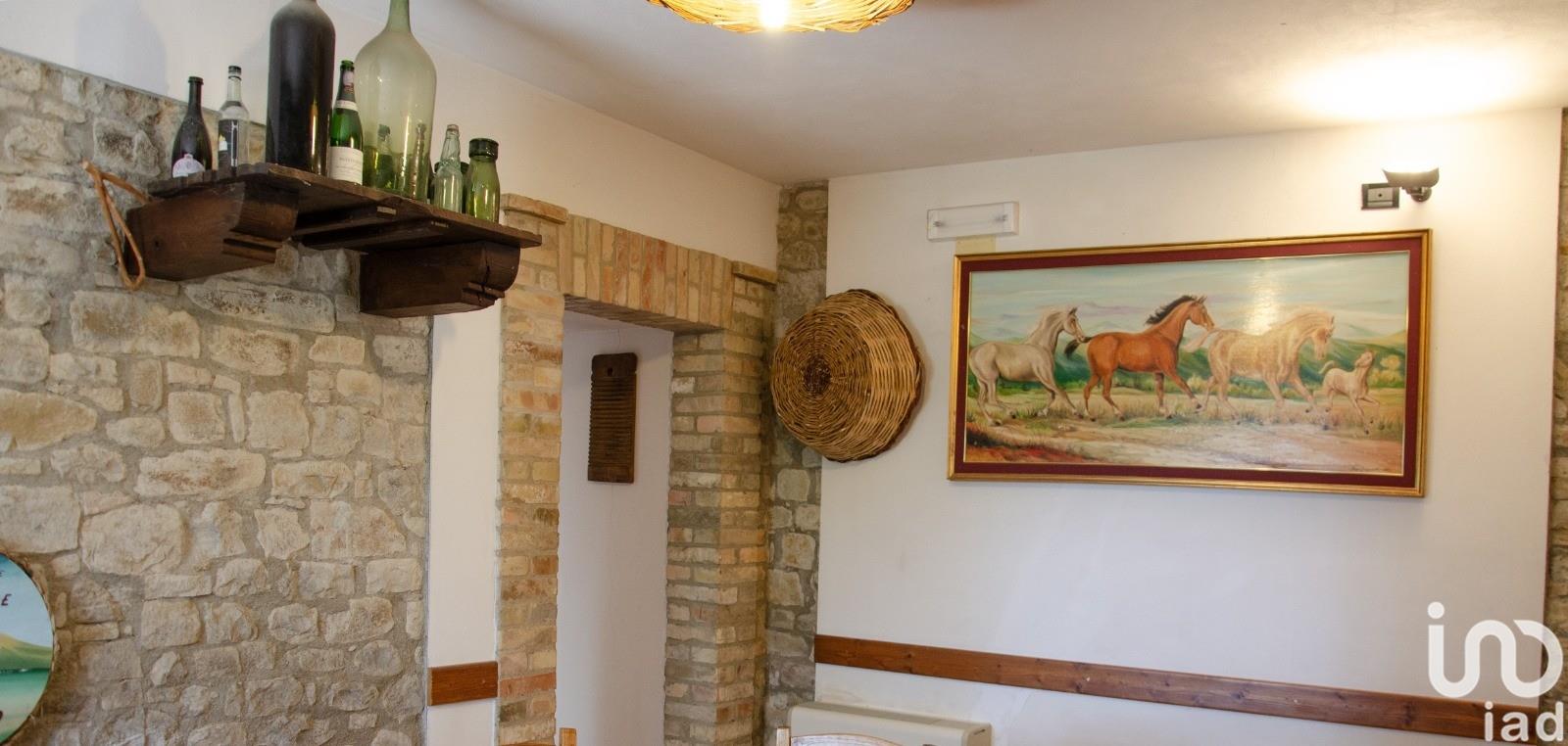 Sale Detached house / Villa 313 m² - 2 bedrooms - Castiglione Messer Raimondo
