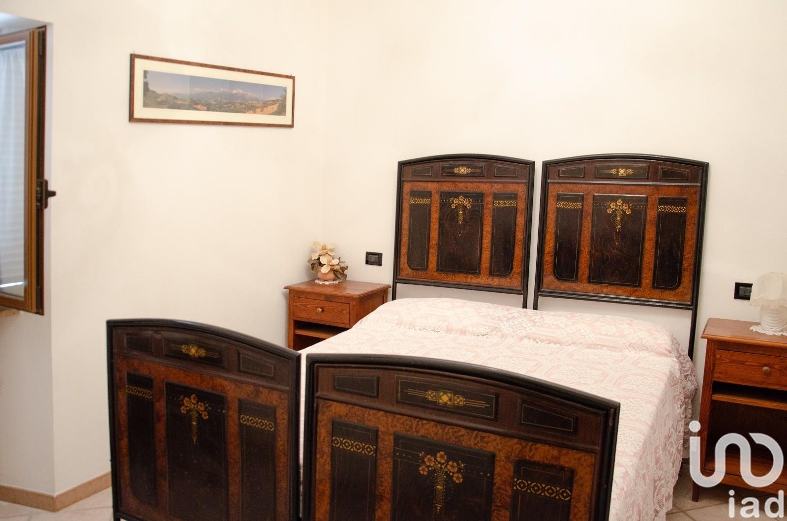 Sale Detached house / Villa 313 m² - 2 bedrooms - Castiglione Messer Raimondo