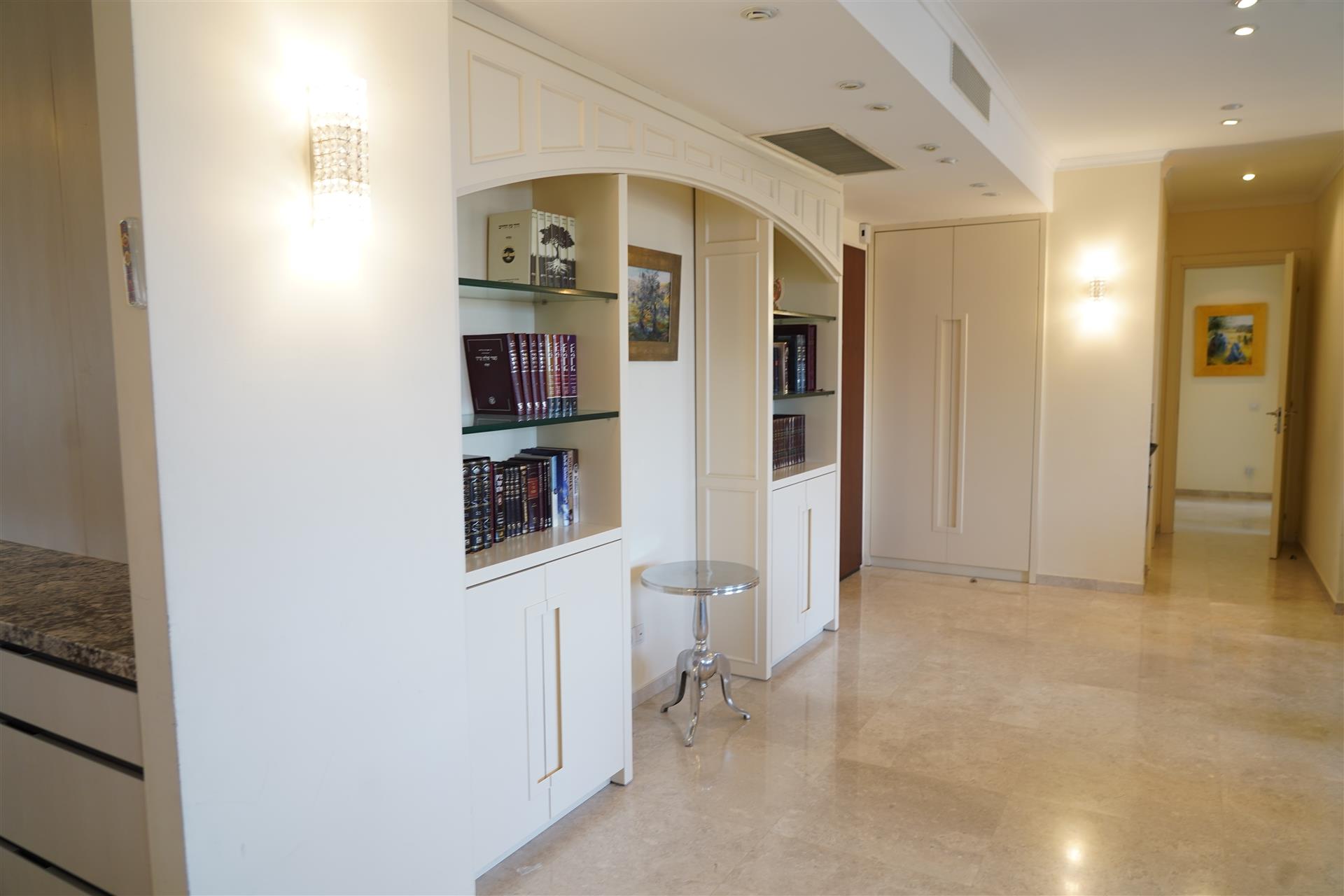 400 Sq.M of Luxury in Prestigious Talbiyeh in a Modern Building
