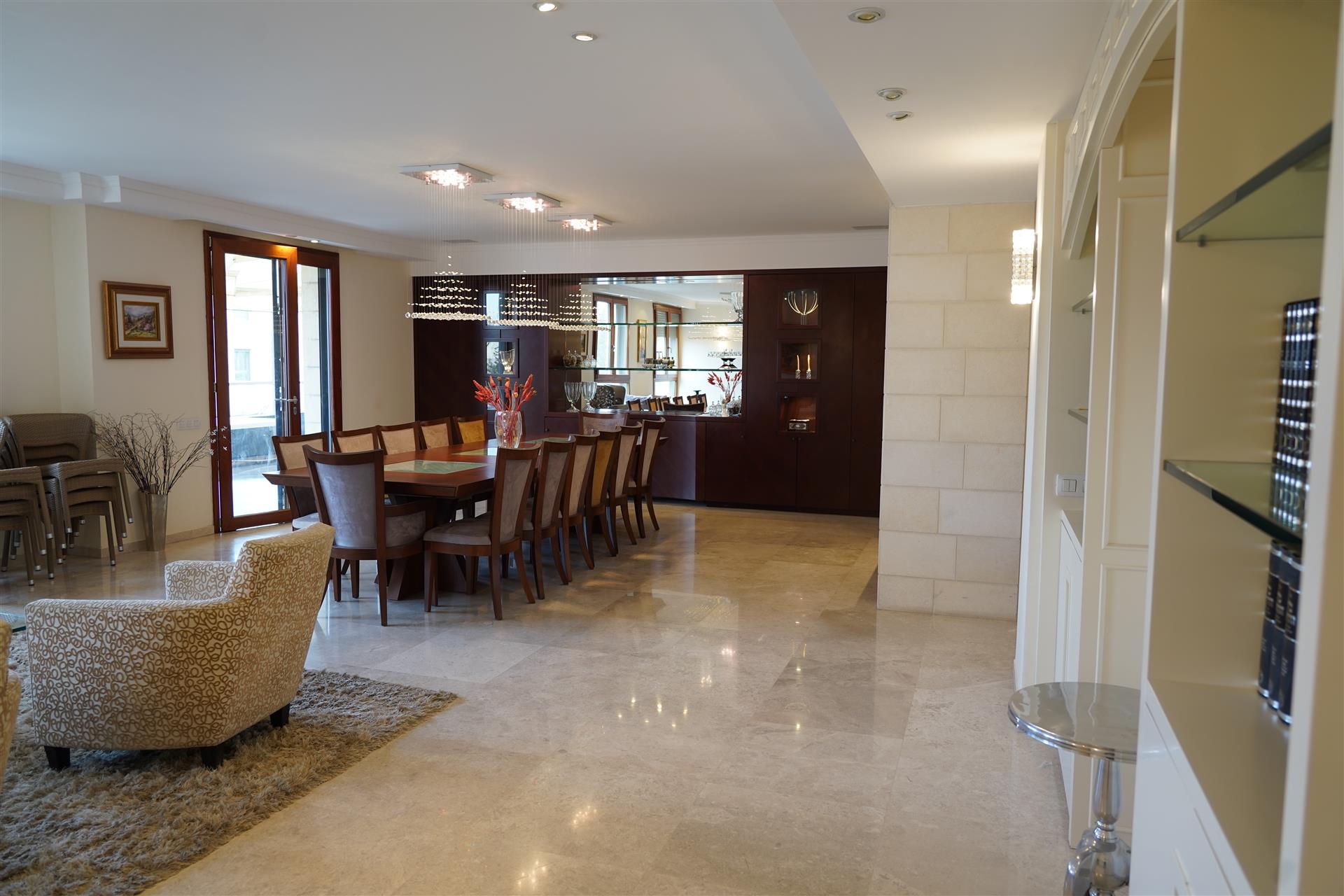 400 Sq.M of Luxury in Prestigious Talbiyeh in a Modern Building