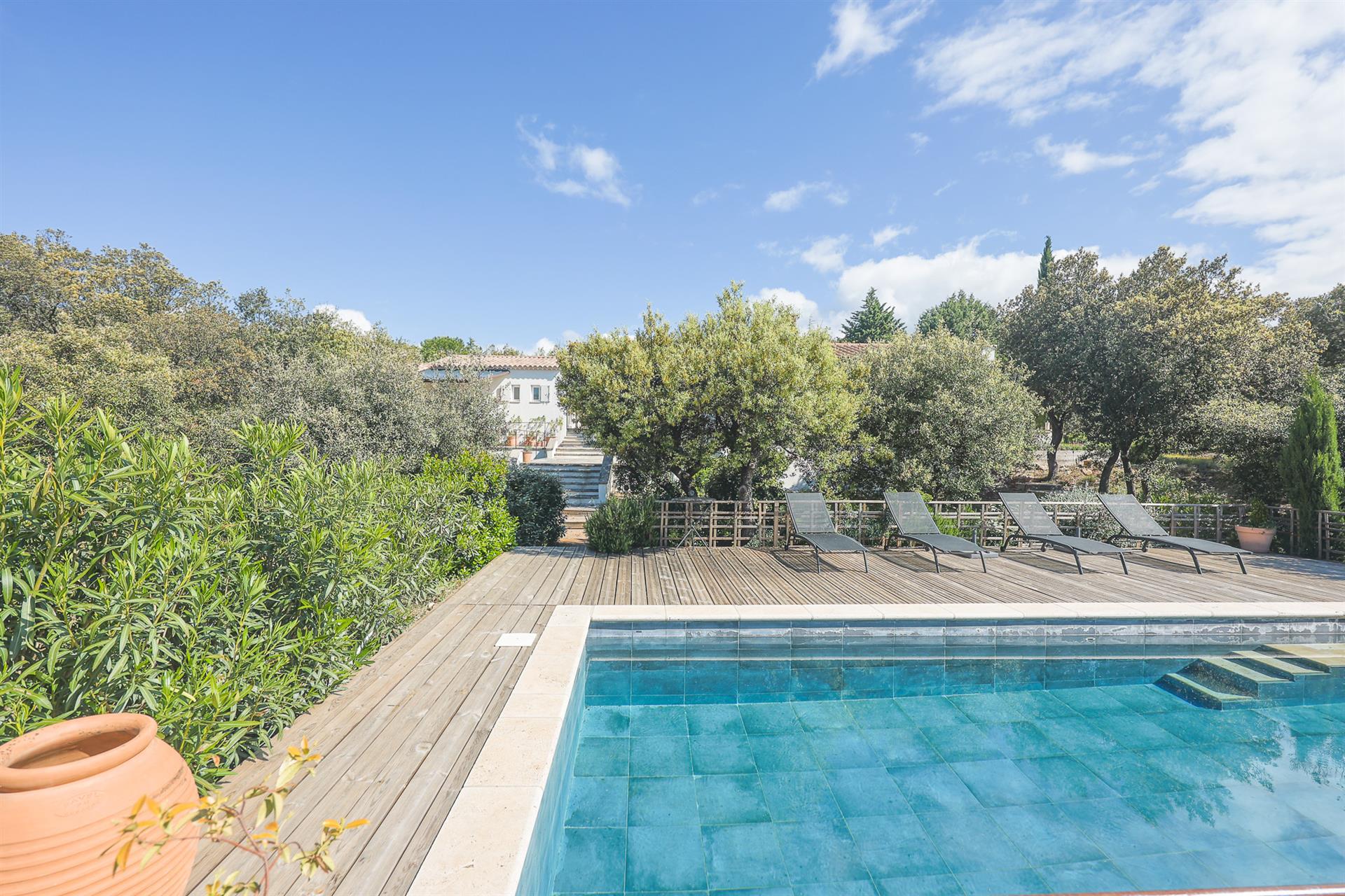 Villa with swimming pool and view in Saint Saturnin Les Apt