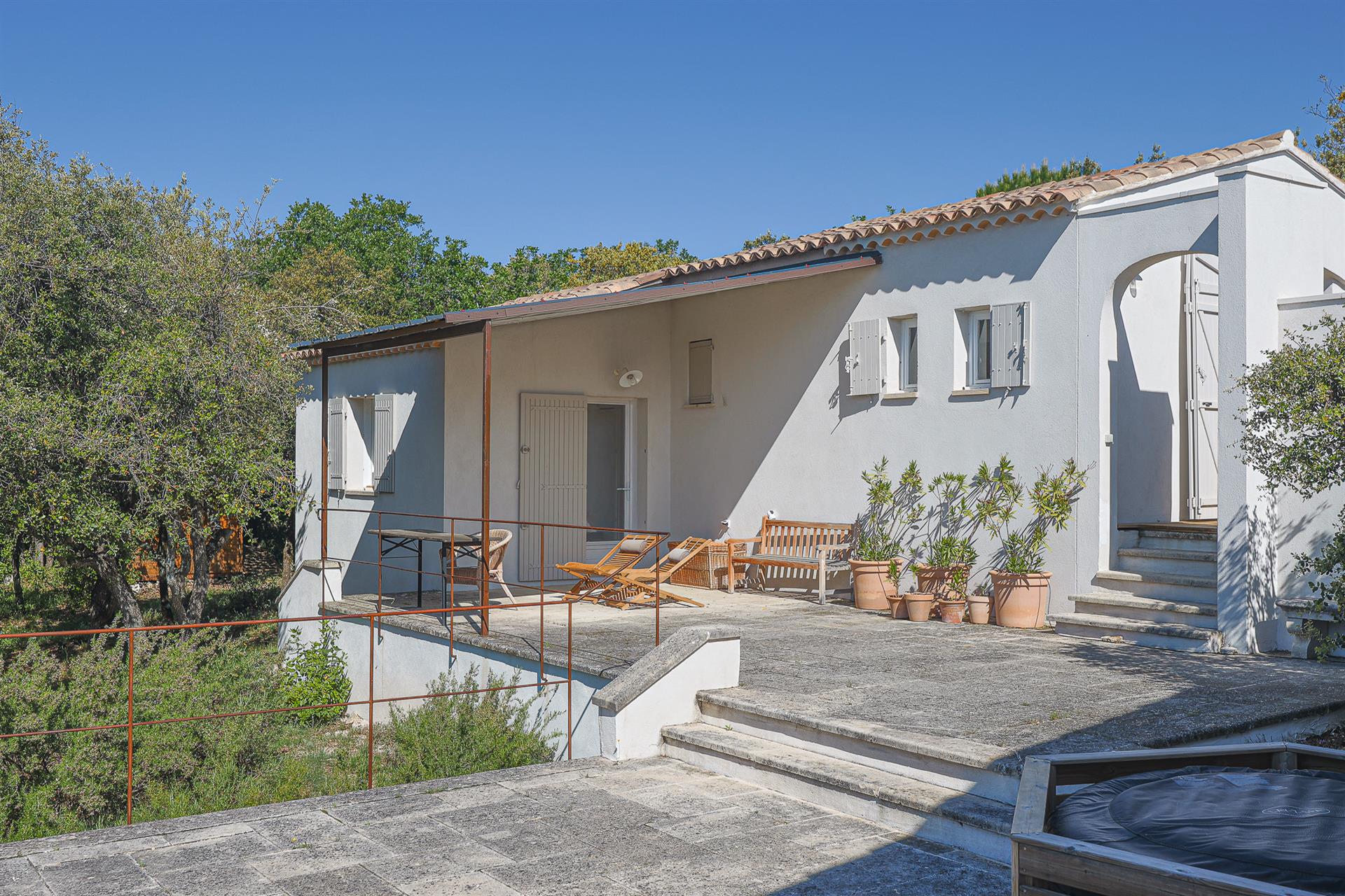 Villa with swimming pool and view in Saint Saturnin Les Apt