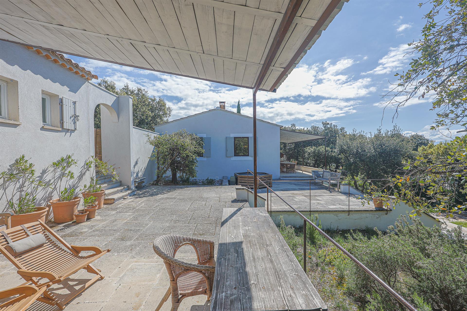 Villa with swimming pool and view in Saint Saturnin Les Apt