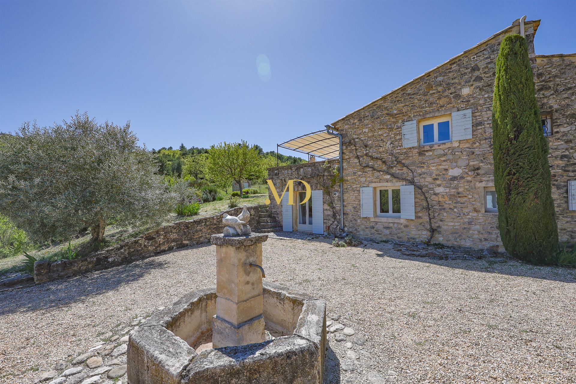 Magnificent property in Provence with panoramic views