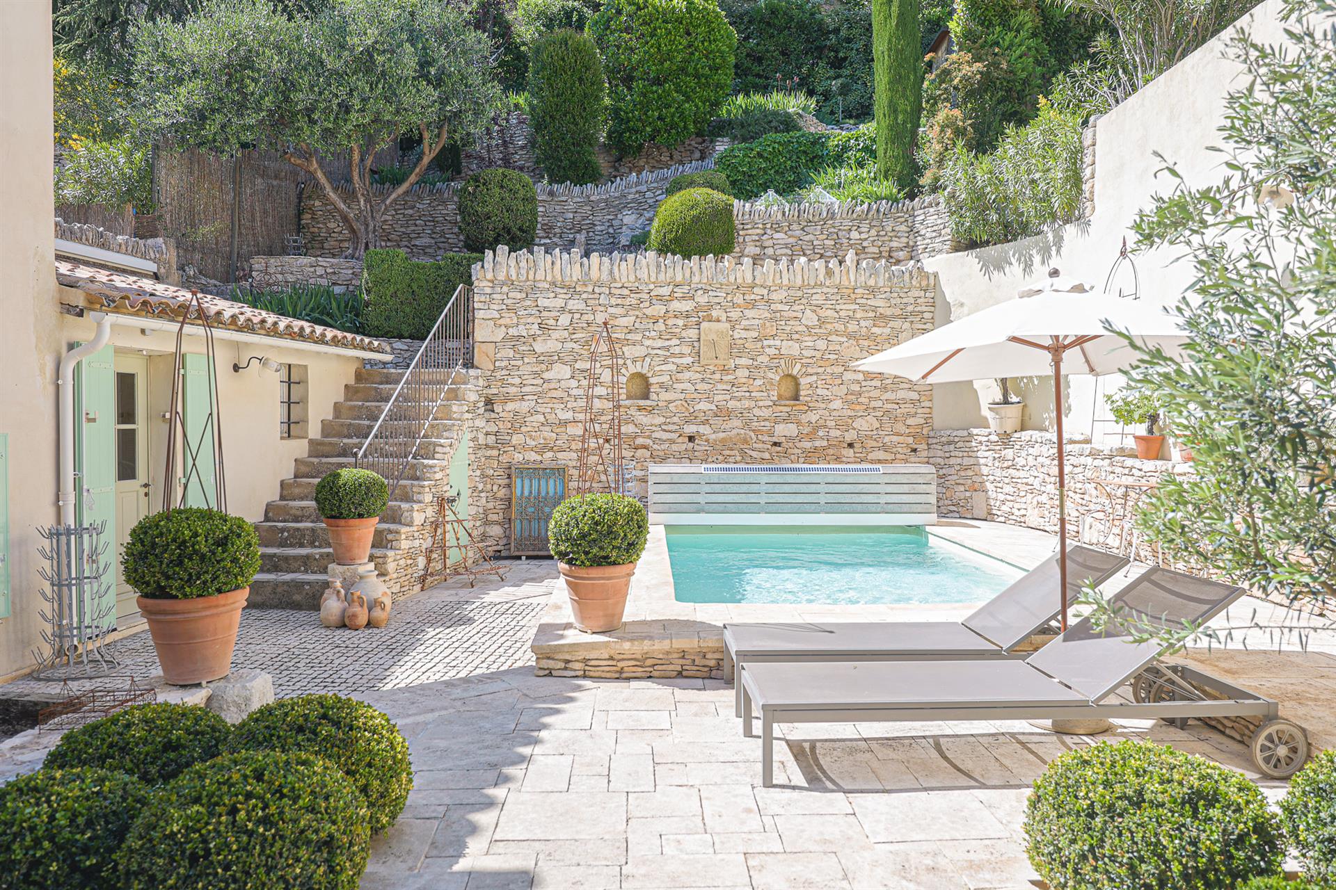 Charming village house with swimming pool and terraces in St Saturnin-les-Apt