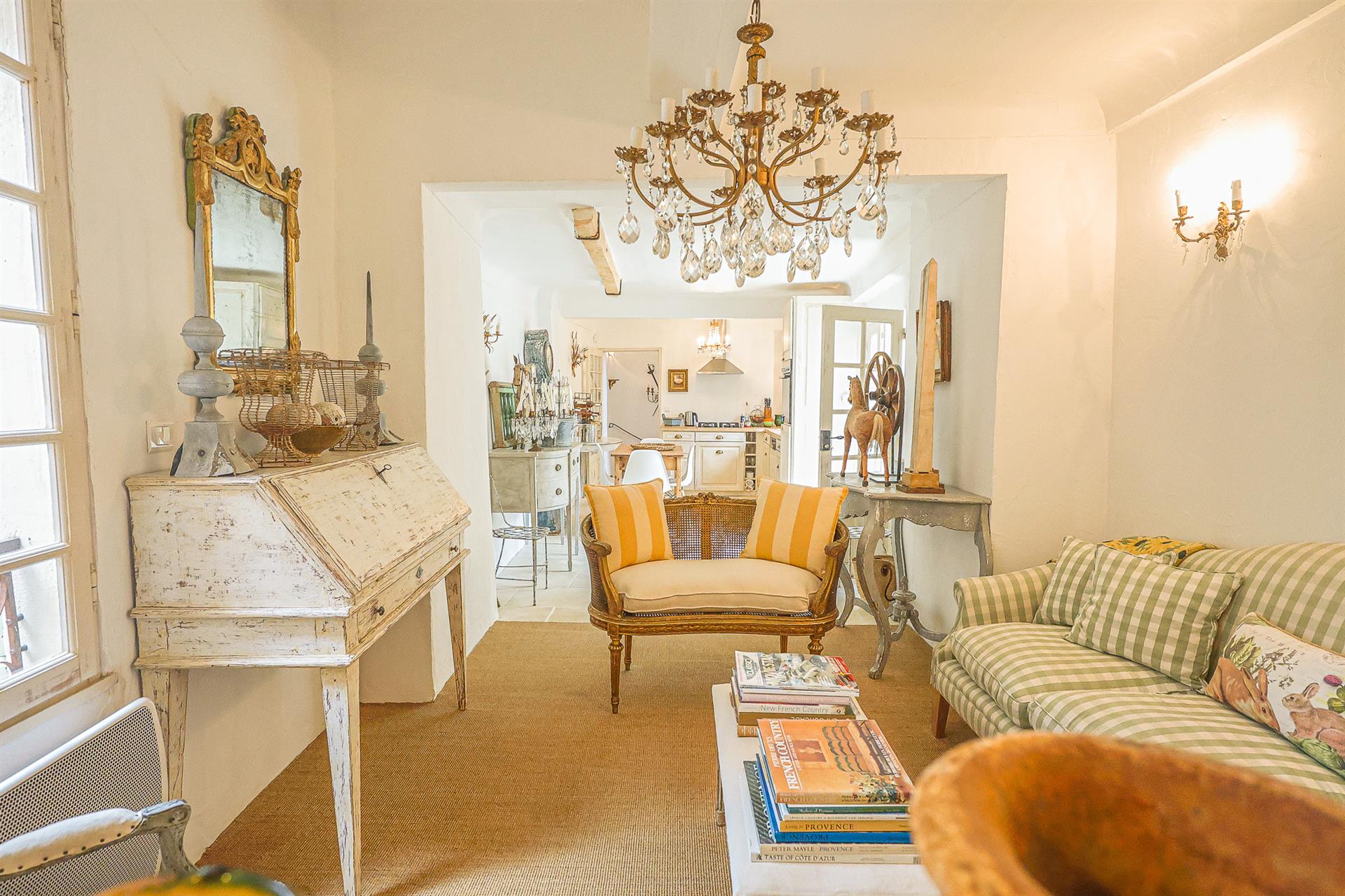 Charming village house with swimming pool and terraces in St Saturnin-les-Apt