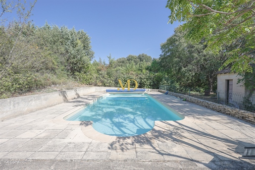 Casa con piscina a 300 metri dal villaggio di Saint Saturnin lès Apt