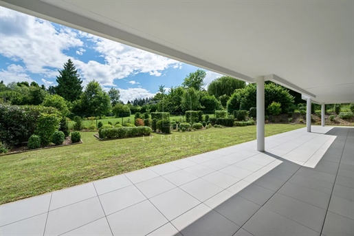 Grand Genève - Divonne-les-Bains - Exceptional - Luxurious flat 269 m² - Terrace and garden