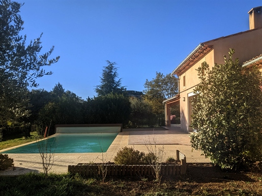Moissac Bellevue charming villa with swimming pool on 2000 m2 of enclosed land.