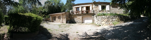 Draguignan, stone house with swimming pool on 4000m2 of land not overlooked.