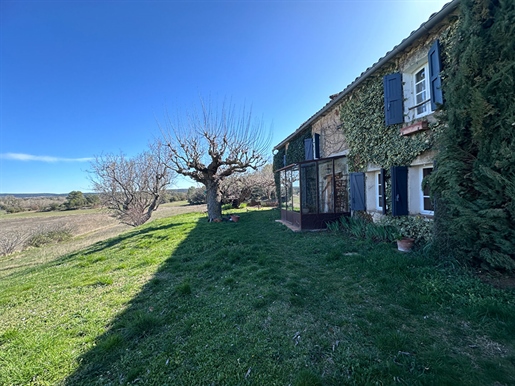 Fox-Amphoux, Provençal farmhouse with views, charm and authenticity.
