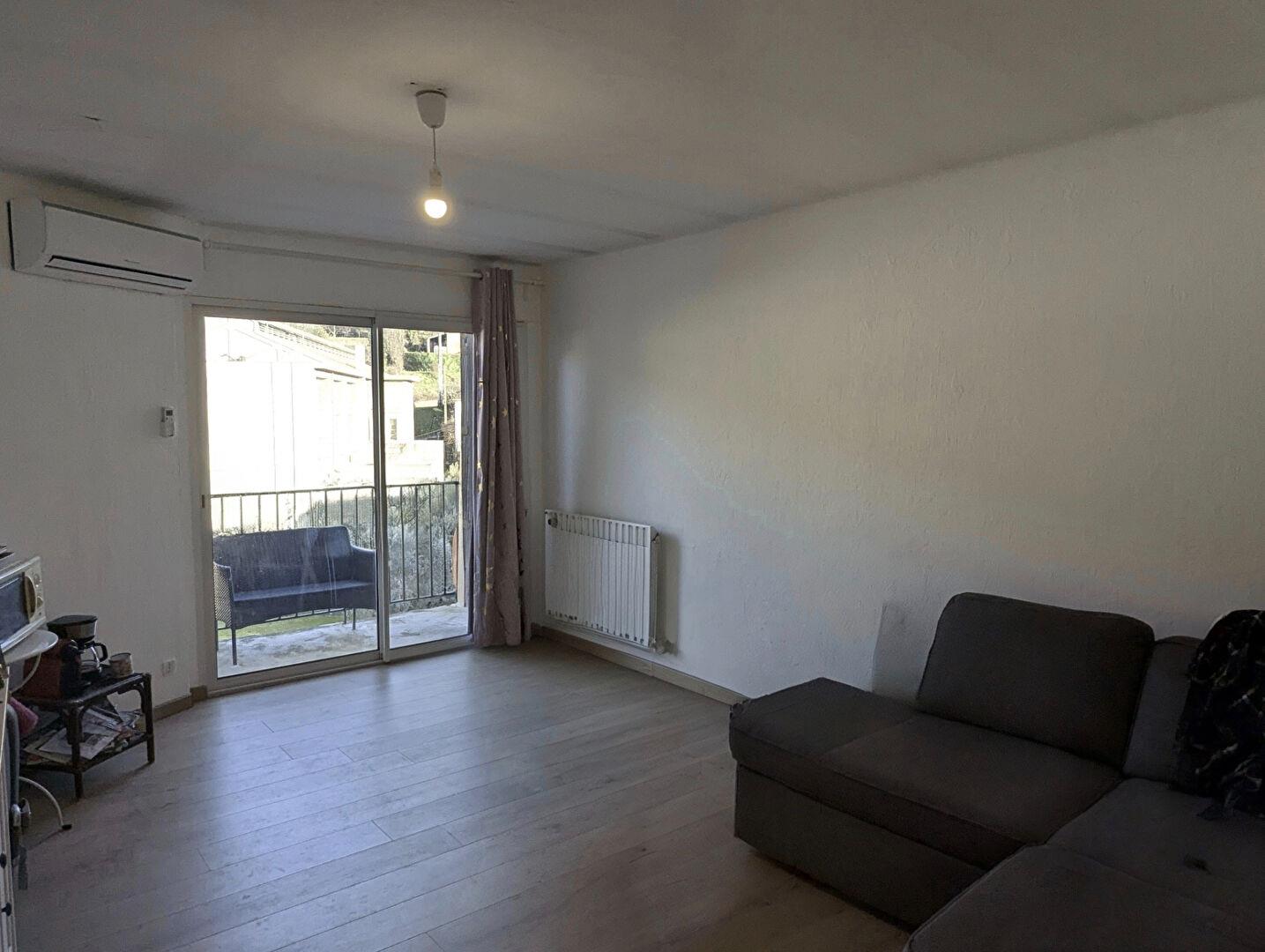 Purchase: Apartment (83690)
