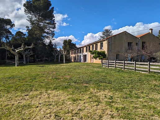 Villecroze, Bastide of 792 m², outbuildings, garage and swimming pool