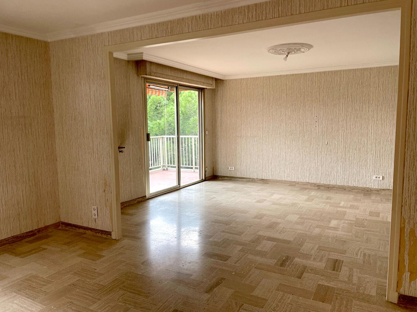 Draguignan, 4-room apartment 93 m2, elevator, 2 balconies.