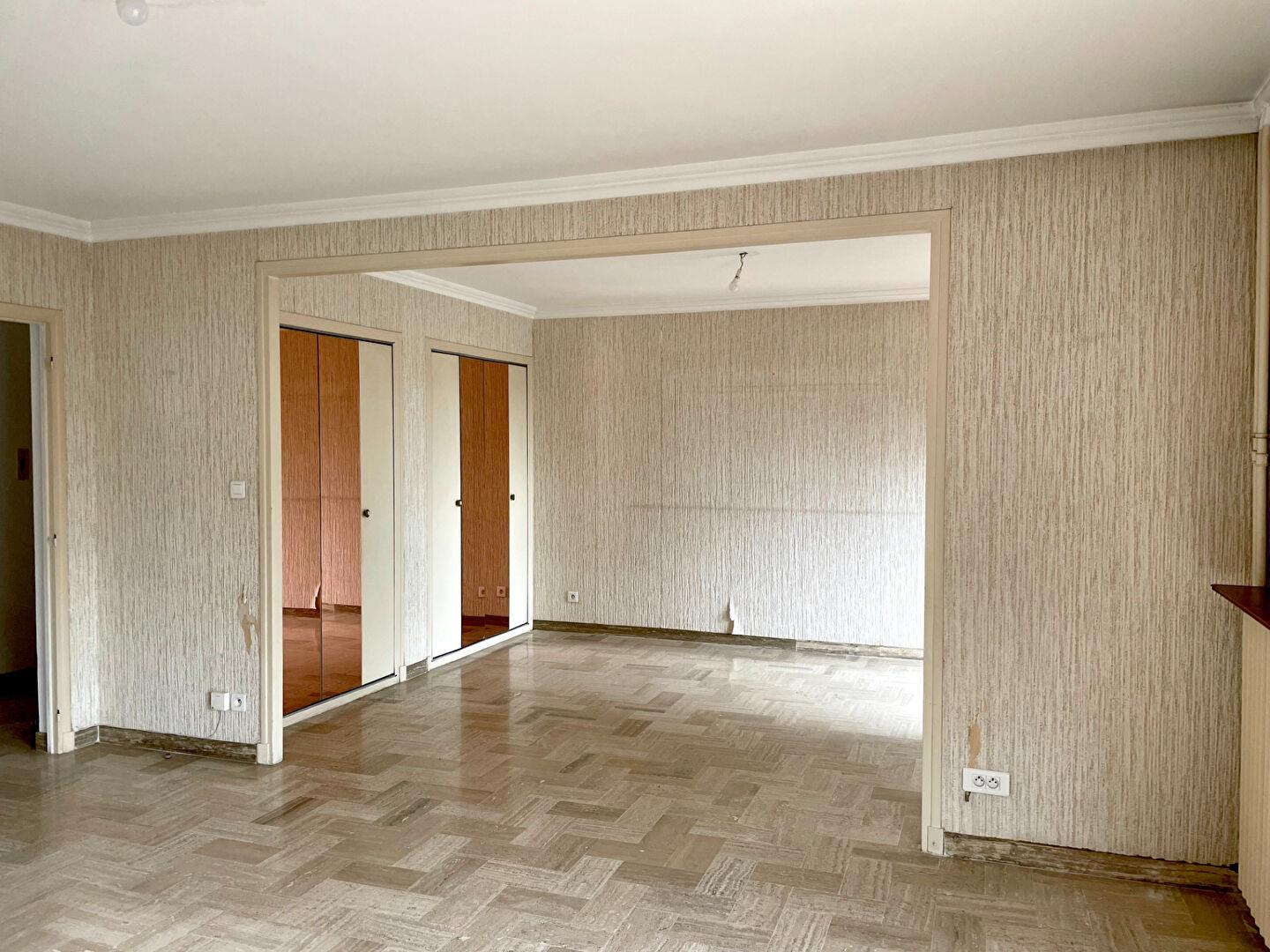 Draguignan, 4-room apartment 93 m2, elevator, 2 balconies.