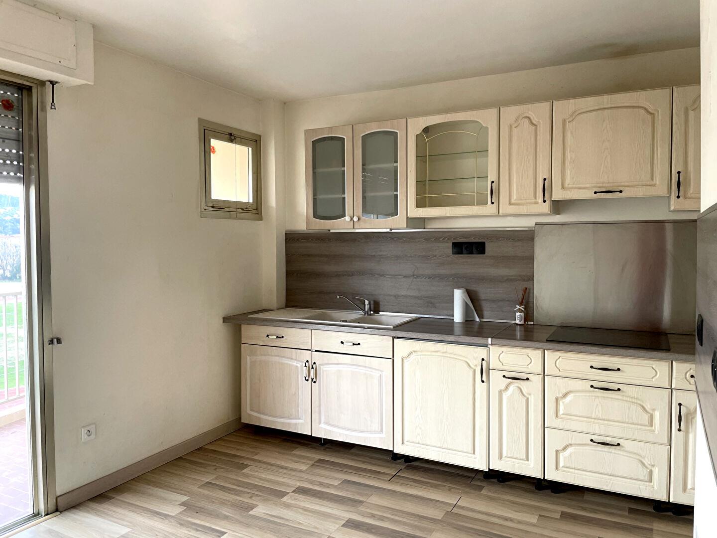 Draguignan, 4-room apartment 93 m2, elevator, 2 balconies.