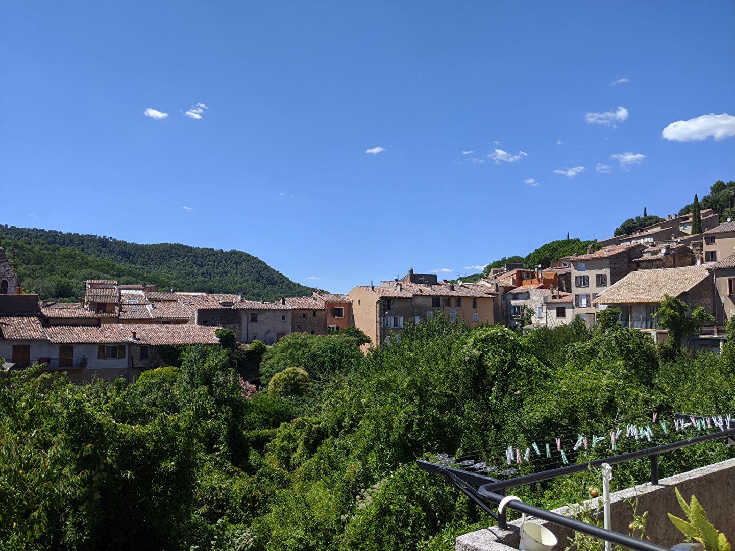 Salernes 2 room apartment 64.14 to renovate, convertible attic