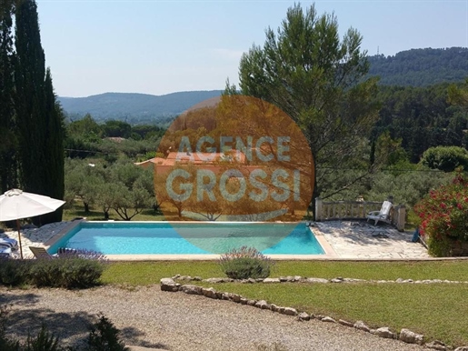 Salernes, Provencal house on one level, 140 m² with swimming pool, 2 garages and open views