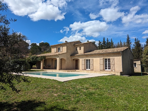 Salernes, charmant Provençaals huis, 5 slaapkamers en zwembad, 3.000 m² grond
