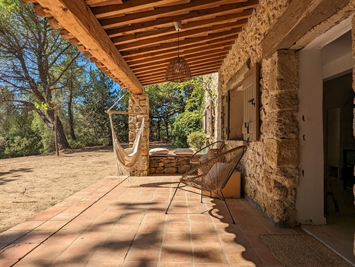 Salernes Superb stone sheepfold renovated in a quiet area, 130 m² on 1 hectare of land, swimming po