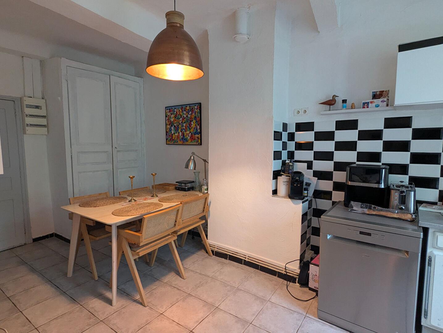 Salernes apartment sold for rent, 3 rooms of 58.95 m² with attic