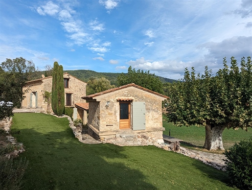 Aups, superb bastide with shed and swimming pool on 1.6 hectares.