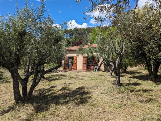 Salernes house of 40 m² on 2,080 m² of land in a quiet area