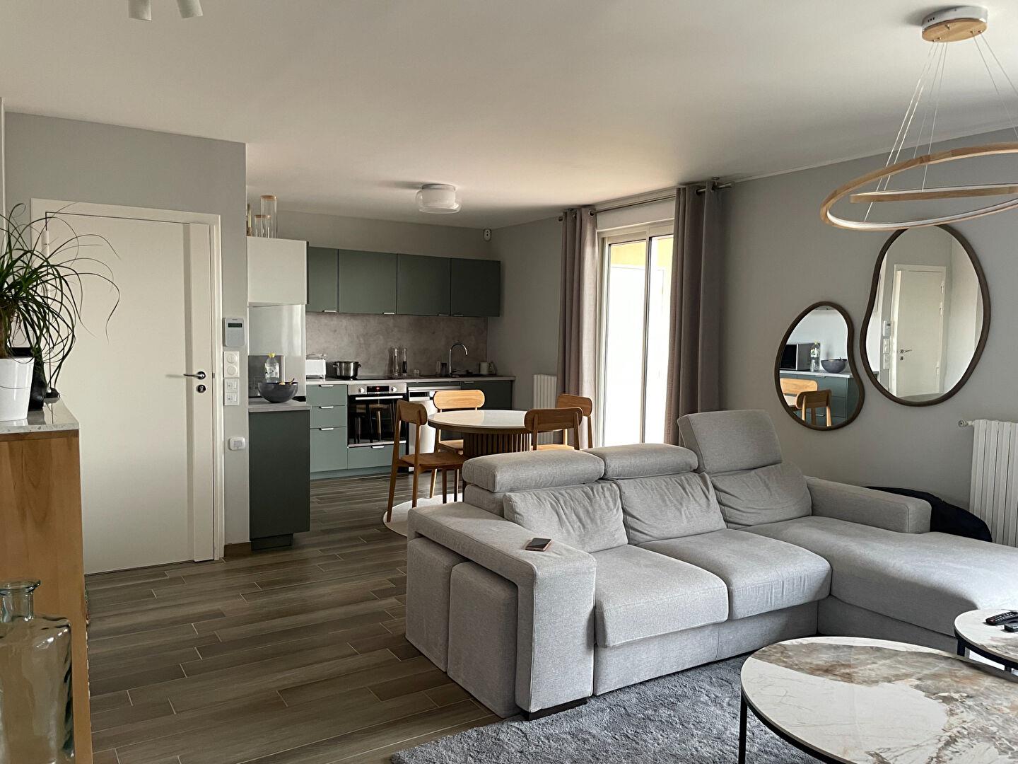 Apartment 4 room(s) Draguignan (var) of 87m² crossing with two balconies.