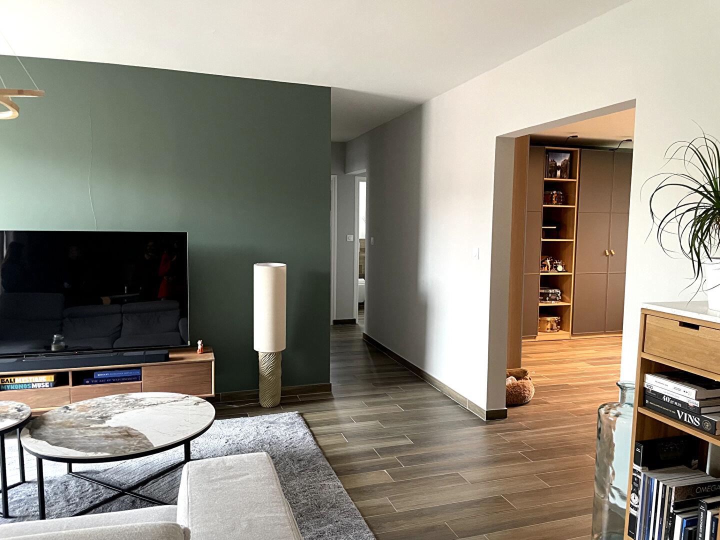Apartment 4 room(s) Draguignan (var) of 87m² crossing with two balconies.