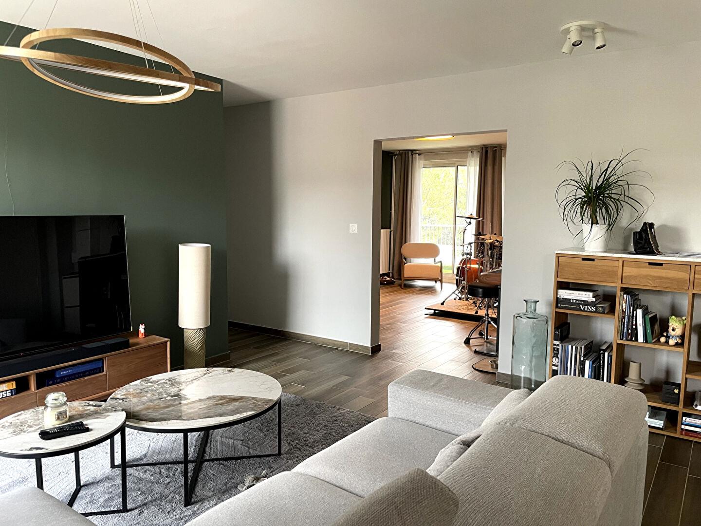 Apartment 4 room(s) Draguignan (var) of 87m² crossing with two balconies.