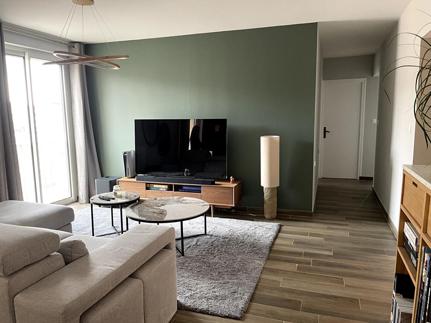 Apartment 4 room(s) Draguignan (var) of 87m² crossing with two balconies.