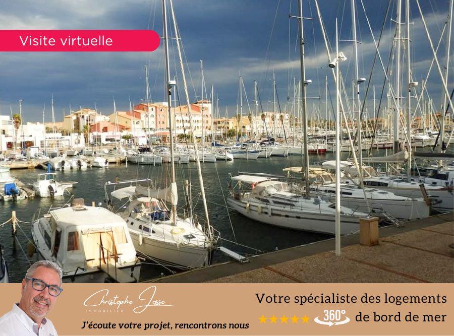 One-Bedroom apartment with breathtaking view of the Port