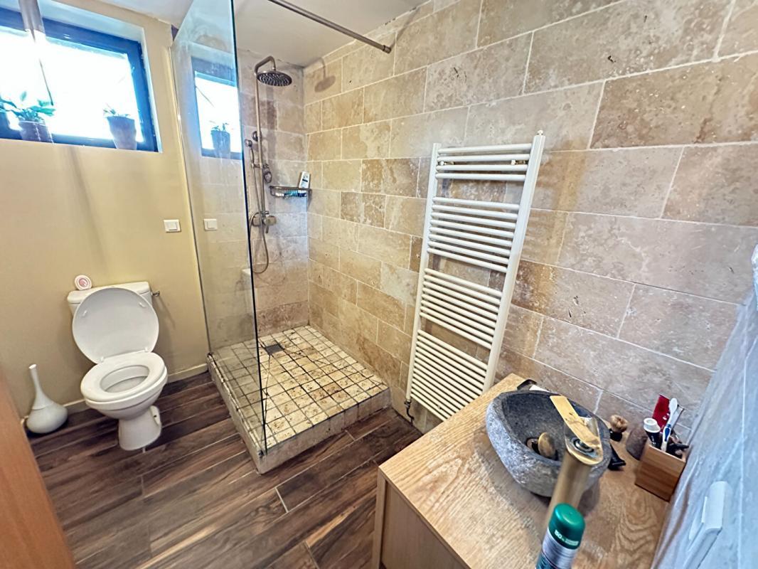 Large bright house of 200 m² with swimming pool in Istres