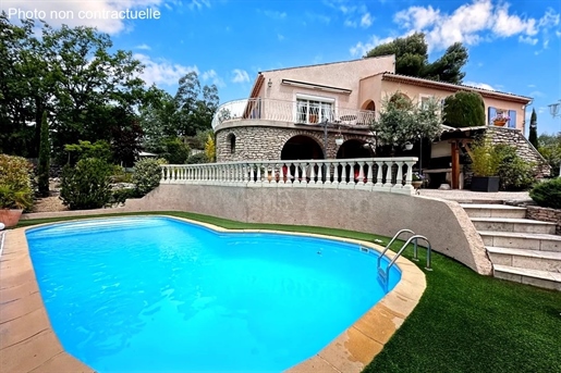 Exclusivity, in Pierrevert, in an idyllic setting, superb villa of 175 m² with swimming pool and ga