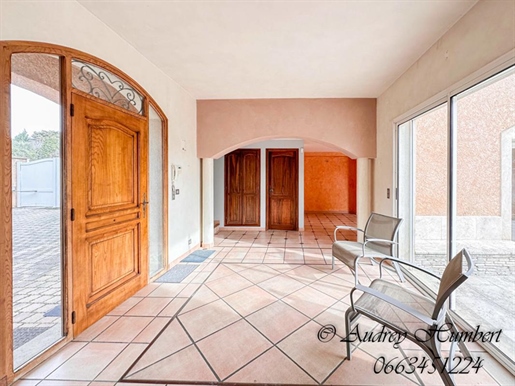 Exclusivite, à Manosque, Belle Opportunite : Villa de 248 m² sur 1600 m²