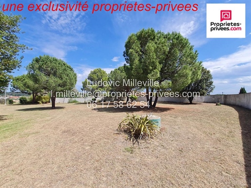 Pretty Land of 1306m² with views