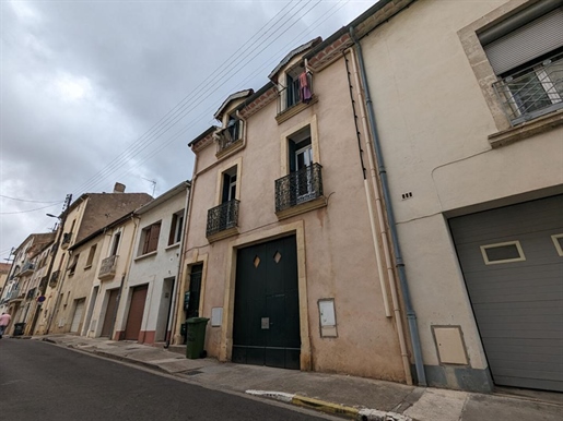 Béziers Building of 145m2 with 3 apartments plus garage of 90m2