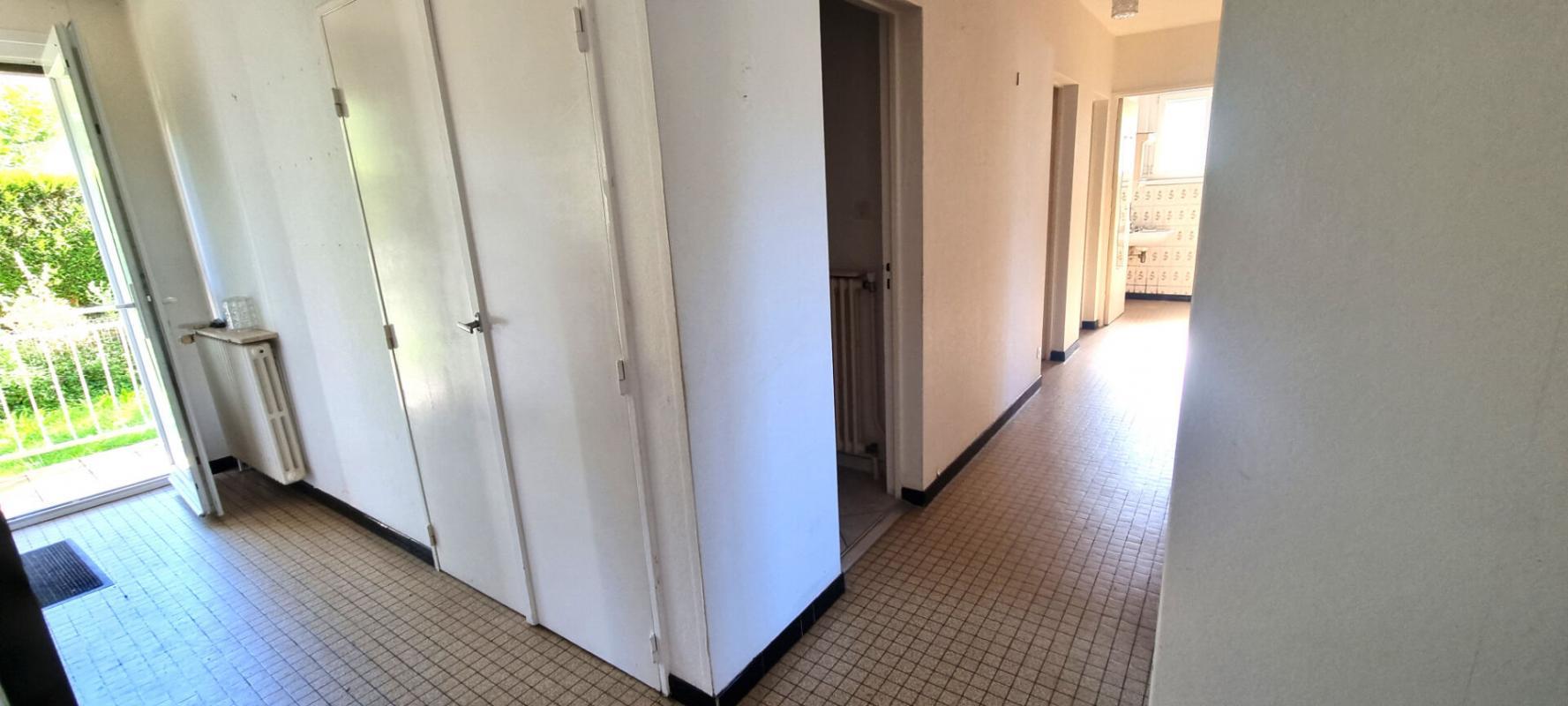 House With Great Potential - 4 Bedrooms - In A Dead End