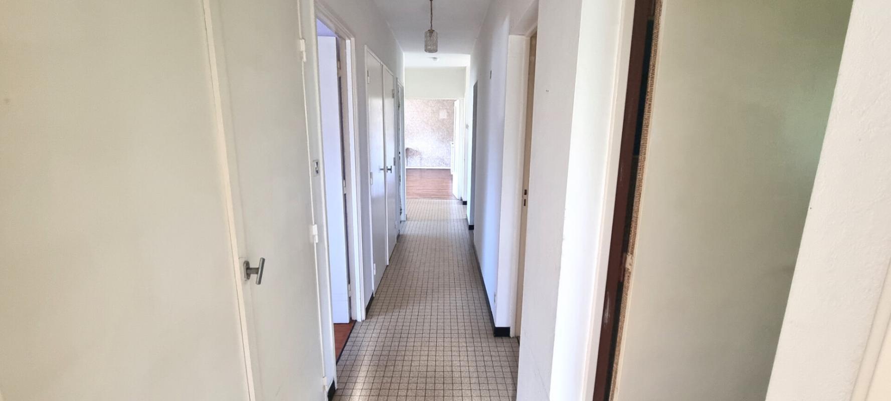 House With Great Potential - 4 Bedrooms - In A Dead End