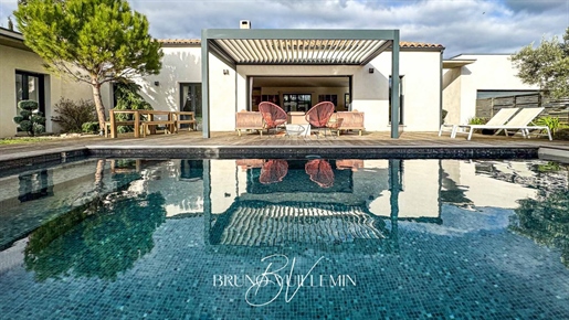 Single storey villa - Swimming pool - 2 garages