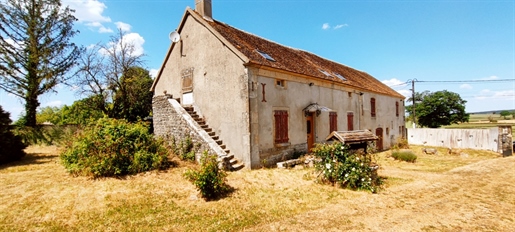 Beautiful renovated farmhouse in the Nivernaise countryside