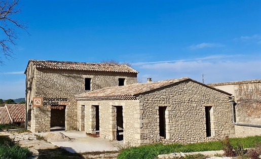 Village farmhouse near Uzès